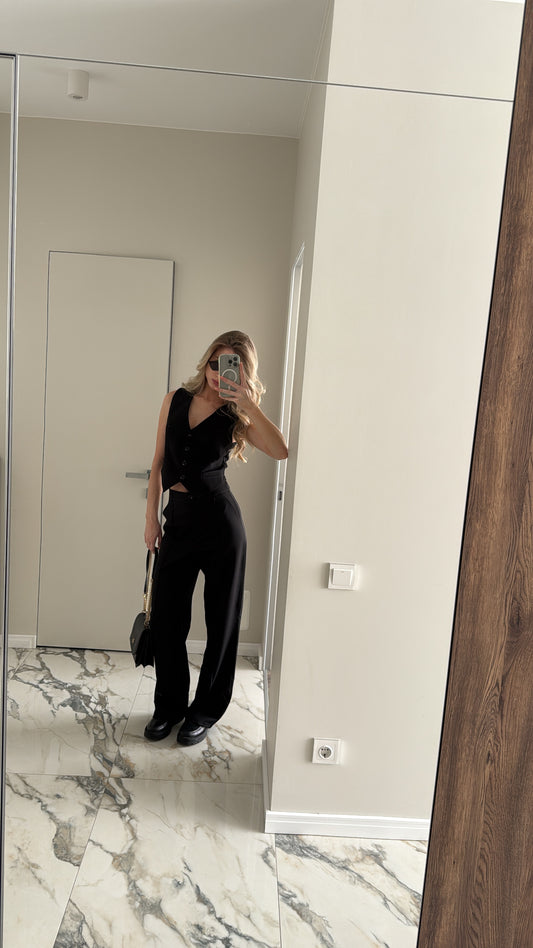 Костюм з жилету та штанів прямого крою